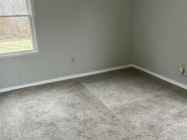 2982 Laverne Dr — Photo 11