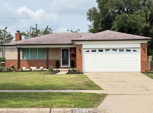 29021 Van Laan Dr, Warren, MI 48092