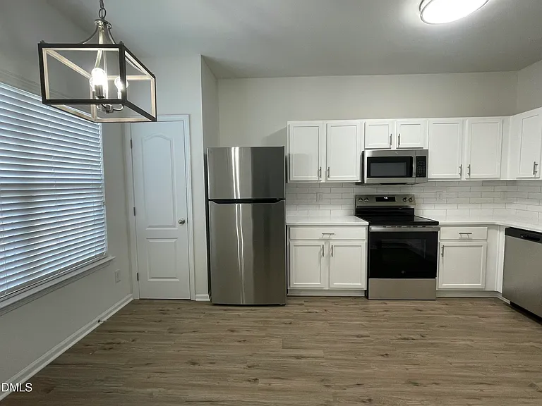 3525 Londonville Ln — Photo 6