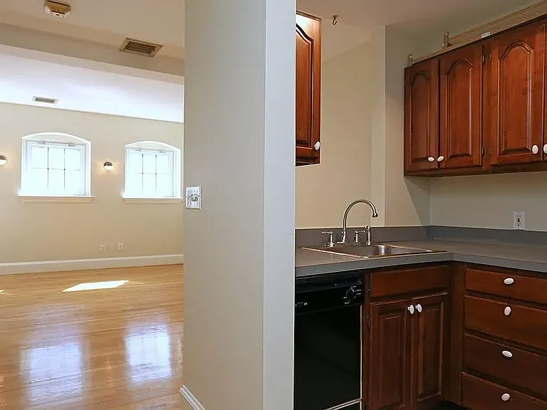 120 Norway St #19 — Photo 13