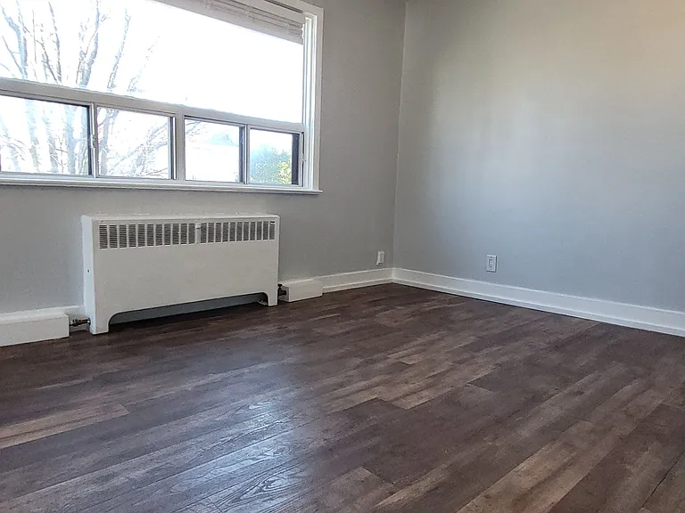 170 Holborne Ave #2 — Photo 8