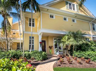 570 W Lake Dr, Naples, FL 34102