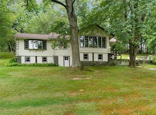 31 Fairway Dr, Highland Lake, NY 12743