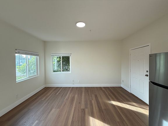 4th image of 1119 N Coronado St #310