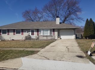 138 Meadows Rd S, Bourbonnais, IL 60914