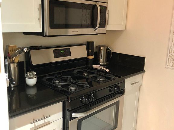 5th image of 14311 Dickens St APT 103