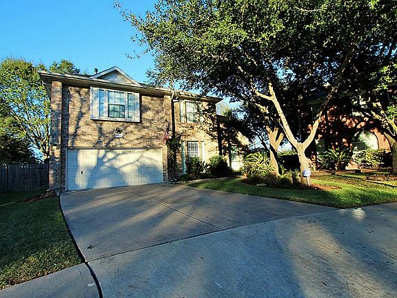 2nd image of 10806 Kleberg Place Dr