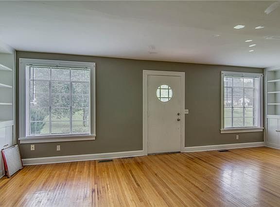3rd image of 1504 Cannon Blvd
