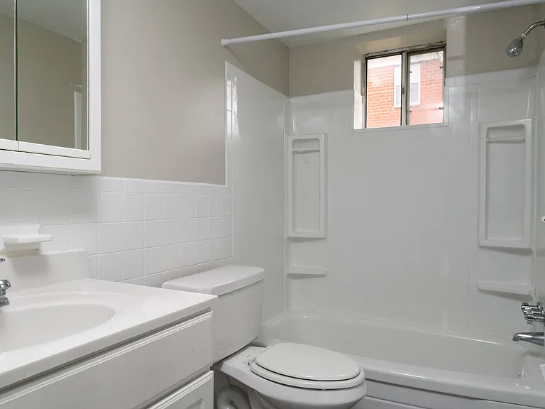 Croftwood Apartments — Photo 12