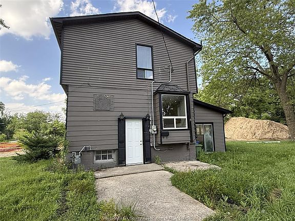 2nd image of 4641 Malden Rd