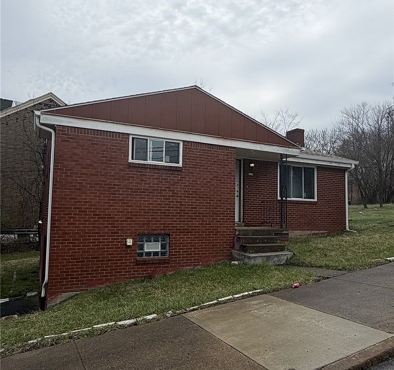 1st image of 3324 Radcliffe St
