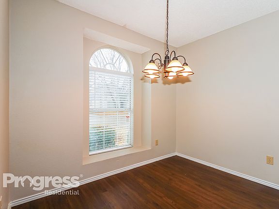 5th image of 2225 Waterway Dr