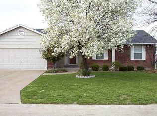 6419 Star Buck Dr, O'Fallon, MO 63368