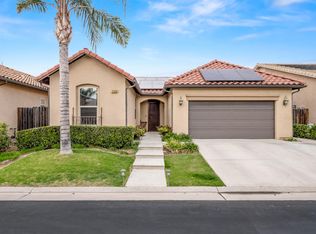 11319 N Via Napoli Dr, Fresno, CA 93730