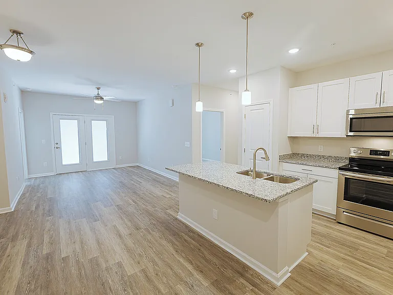 Grand Oaks Apartments — Photo 22