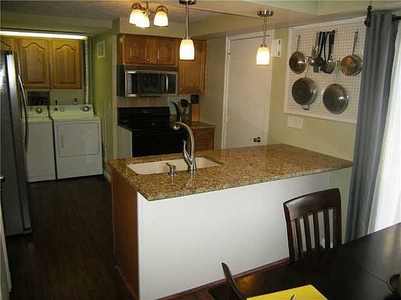 5th image of 94 Greenway Blvd