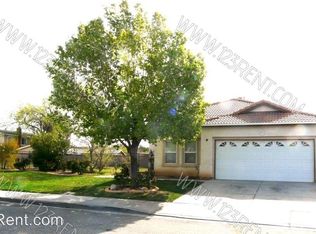 44036 Parkview Ln, Lancaster, CA 93535