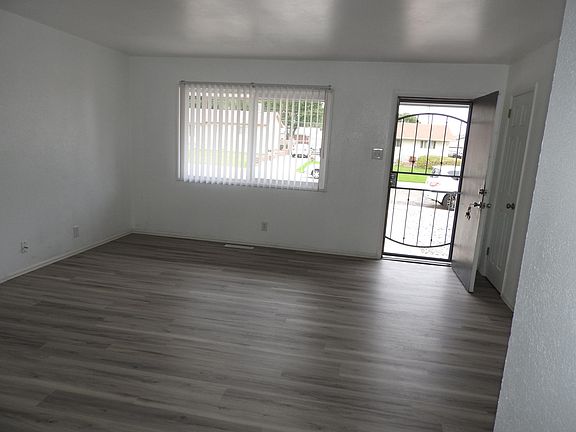 4th image of 3500 Brookfield Ln