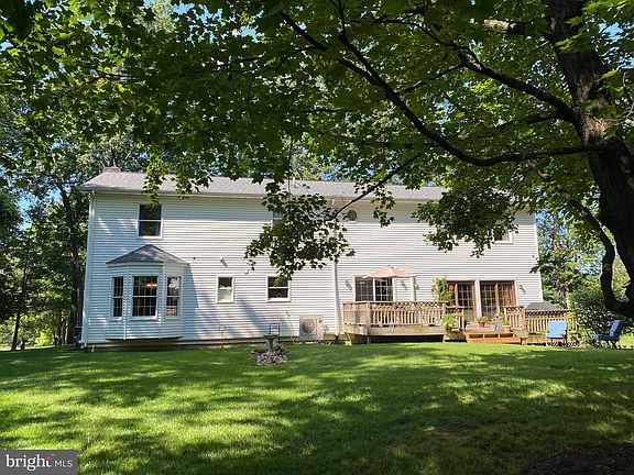 4th image of 111 Wildernest Ln