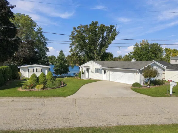 W933 S Shore Ln, Saint Cloud, WI 53079
