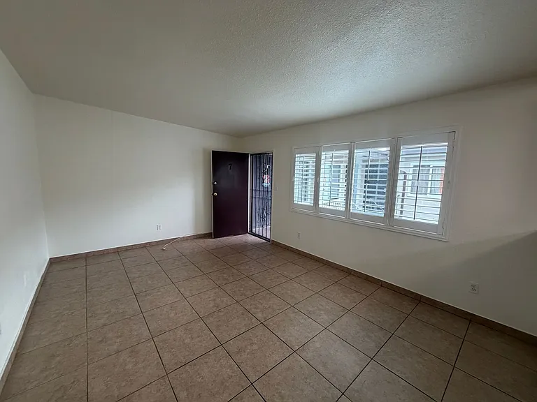 840 Martin Luther King Jr Ave — Photo 3