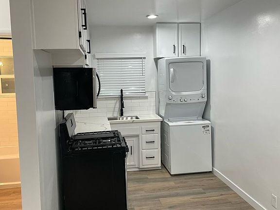 5th image of 14533 Dickens St #14535-1/4