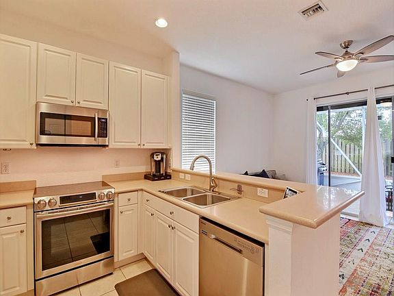 5th image of 9947 E Verona Cir
