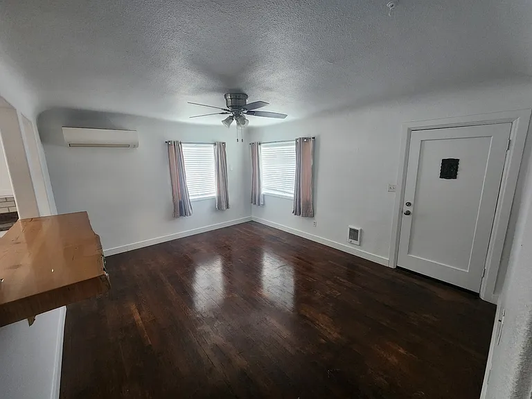1629 Avalon St — Photo 4