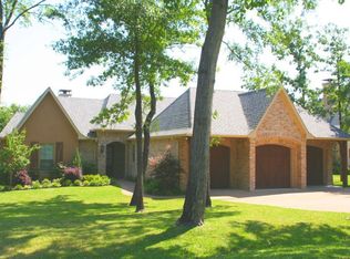 214 Saint Andrews Dr, Mabank, TX 75156