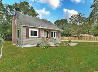 80 Norfleet Ln, Coram, NY 11727