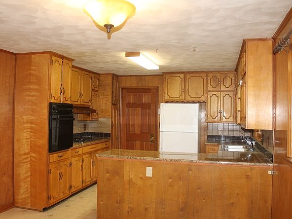 2nd image of 214 Bailey Pl