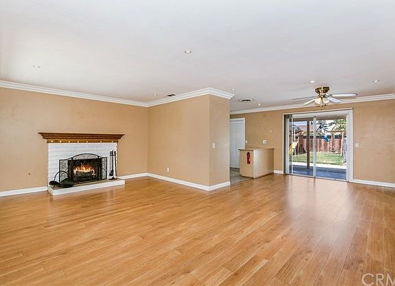 5th image of 820 E Wright St