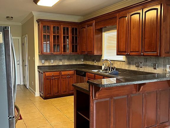 4th image of 3261 Jordan Way