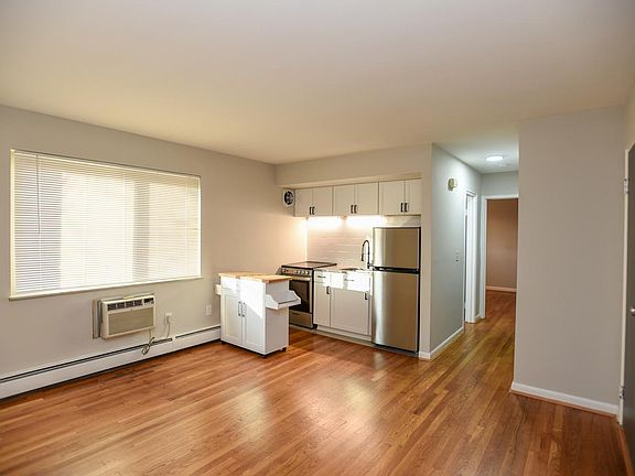 4th image of 3534 Zumstein Ave Unit 4