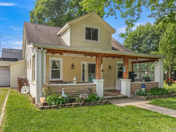 6098 Pointe Aux Peaux, Newport, MI 48166