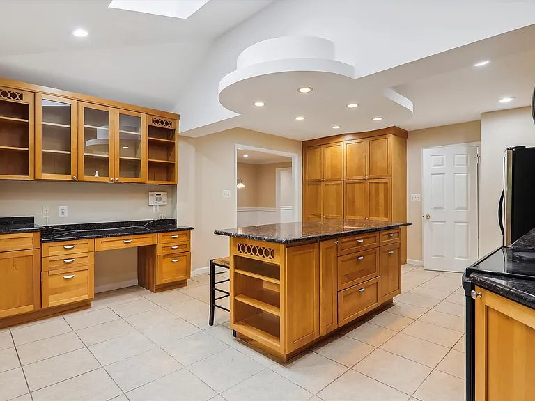 9309 Langford Ct — Photo 8