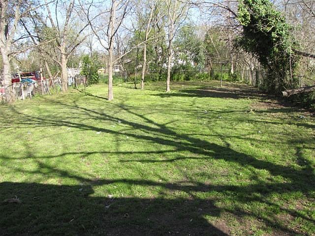 2nd image of 1221 Frost Ave