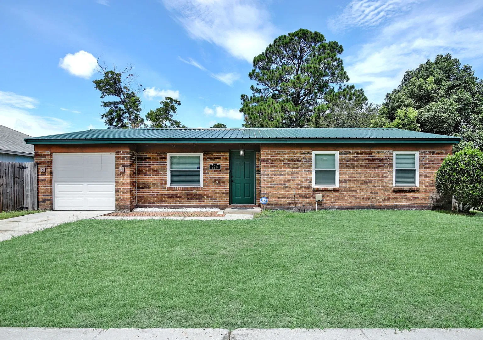 Welcome to Your Move-In Ready Home! — Photo 2