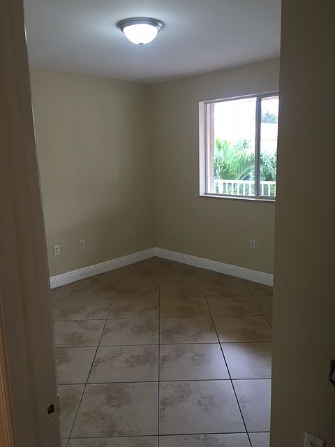 2nd image of 221 NW 177th St APT 202