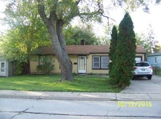 818 Spruce Dr, Streamwood, IL 60107
