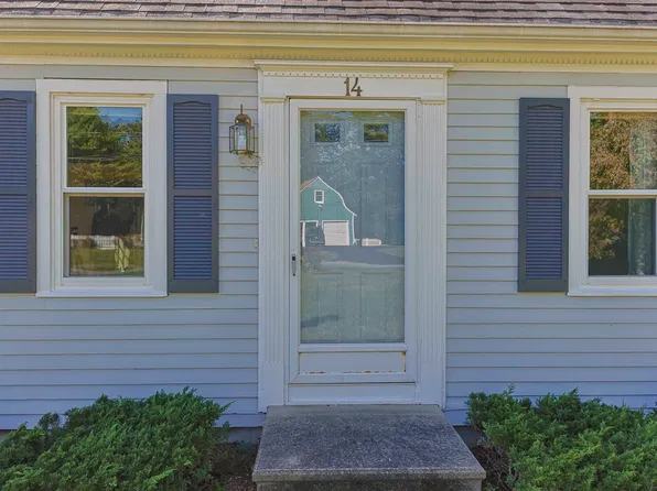 14 Jeannes Way, Forestdale, MA 02644