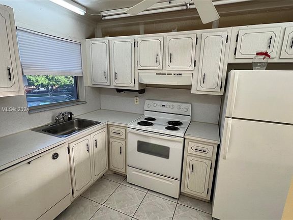 5th image of 2701 E Sunrise Lakes Dr #312