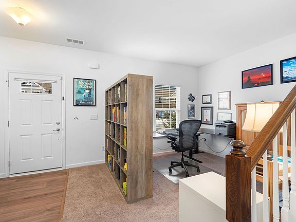 4th image of 933 Fairdale Ct
