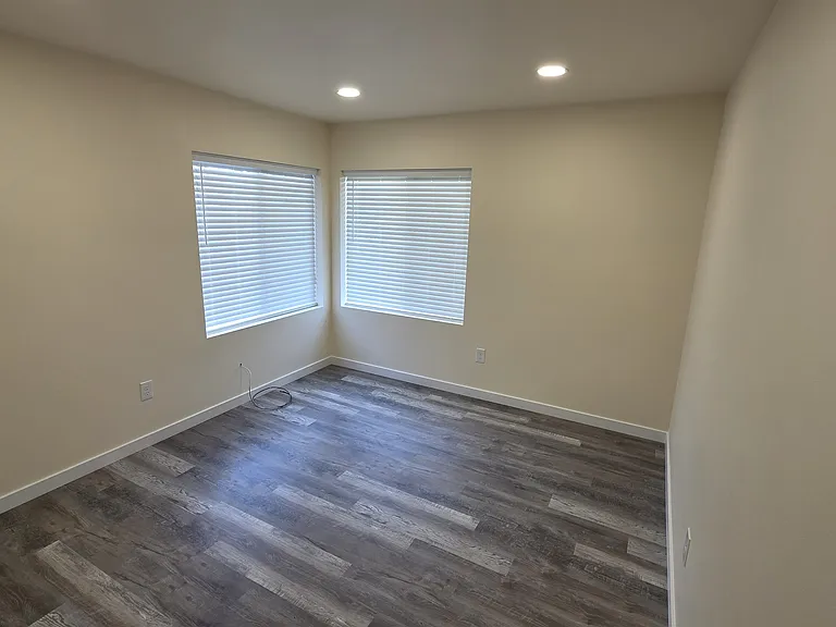 730 Myrtine St — Photo 13