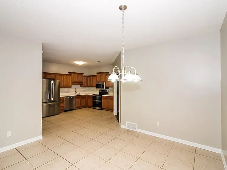 8695 Rogers Park Ave — Photo 6