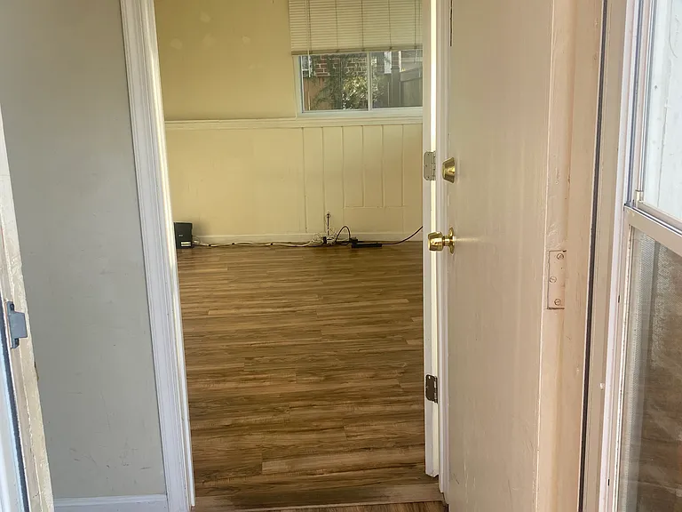 7607 Hammond Ave — Photo 4