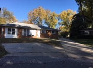 809 Champlain Dr, Cahokia, IL 62206