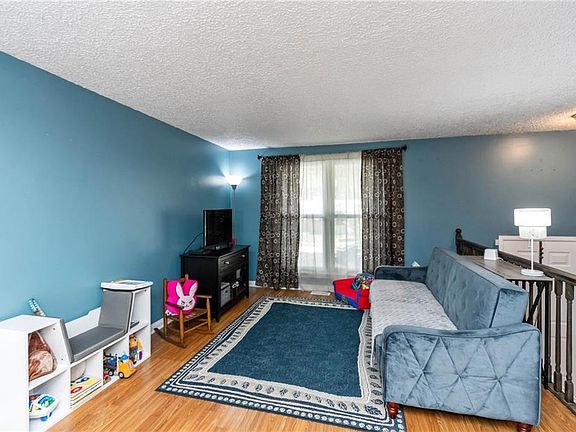 5th image of 3150 Ellen Dr
