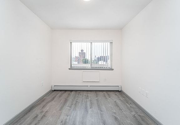 4th image of 14-45 31st Ave #5DA