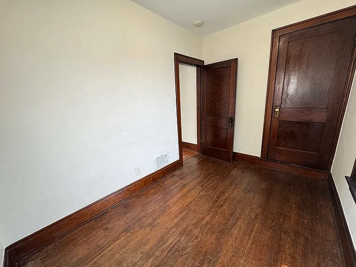 2462 Indiana Ave #2464 — Photo 16